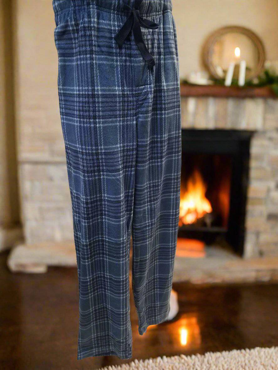 Match Your Favorite Acotar Top With These Flannel Pajama Bottoms - Top Drop Viral